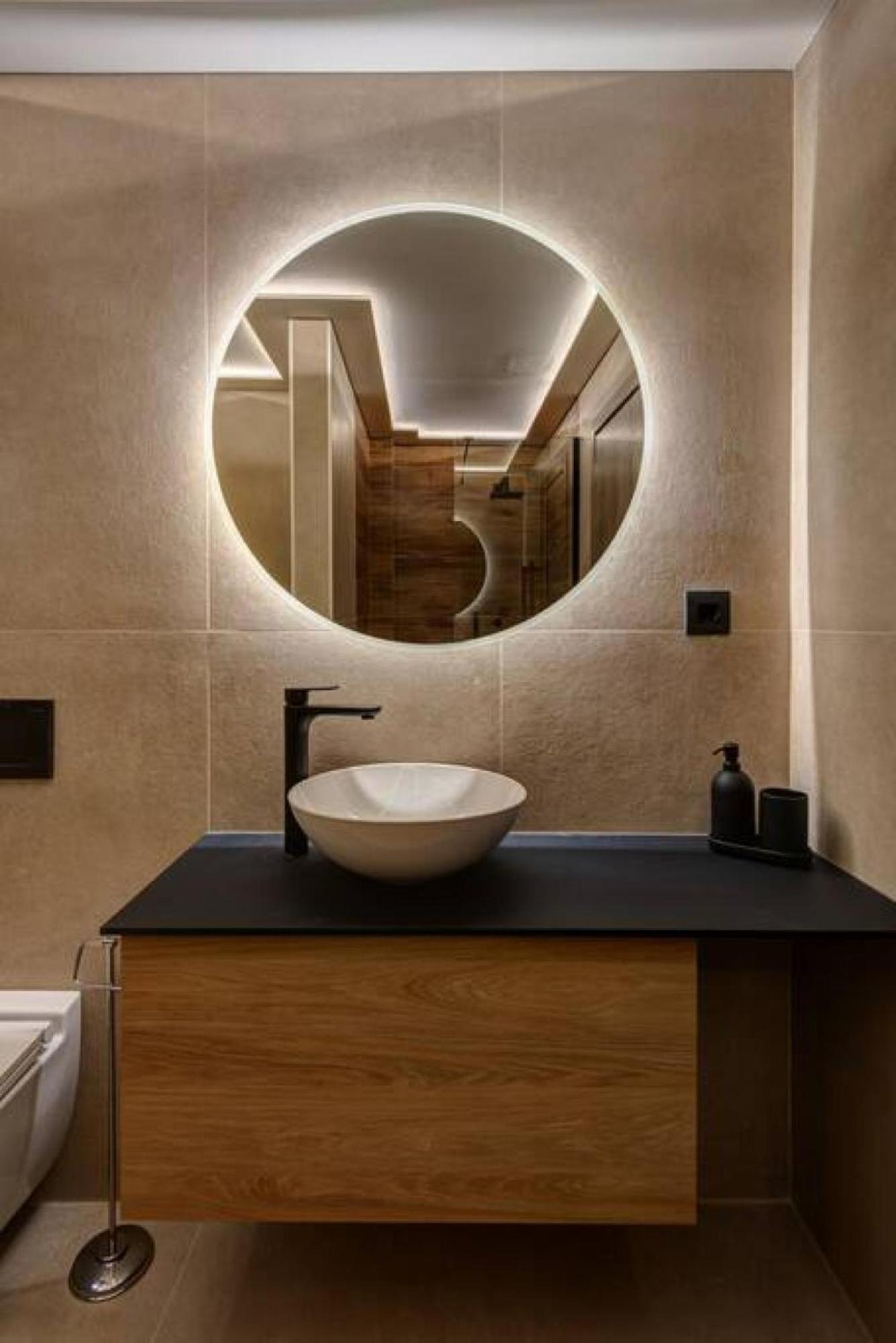 Luxurious Maisonette In *