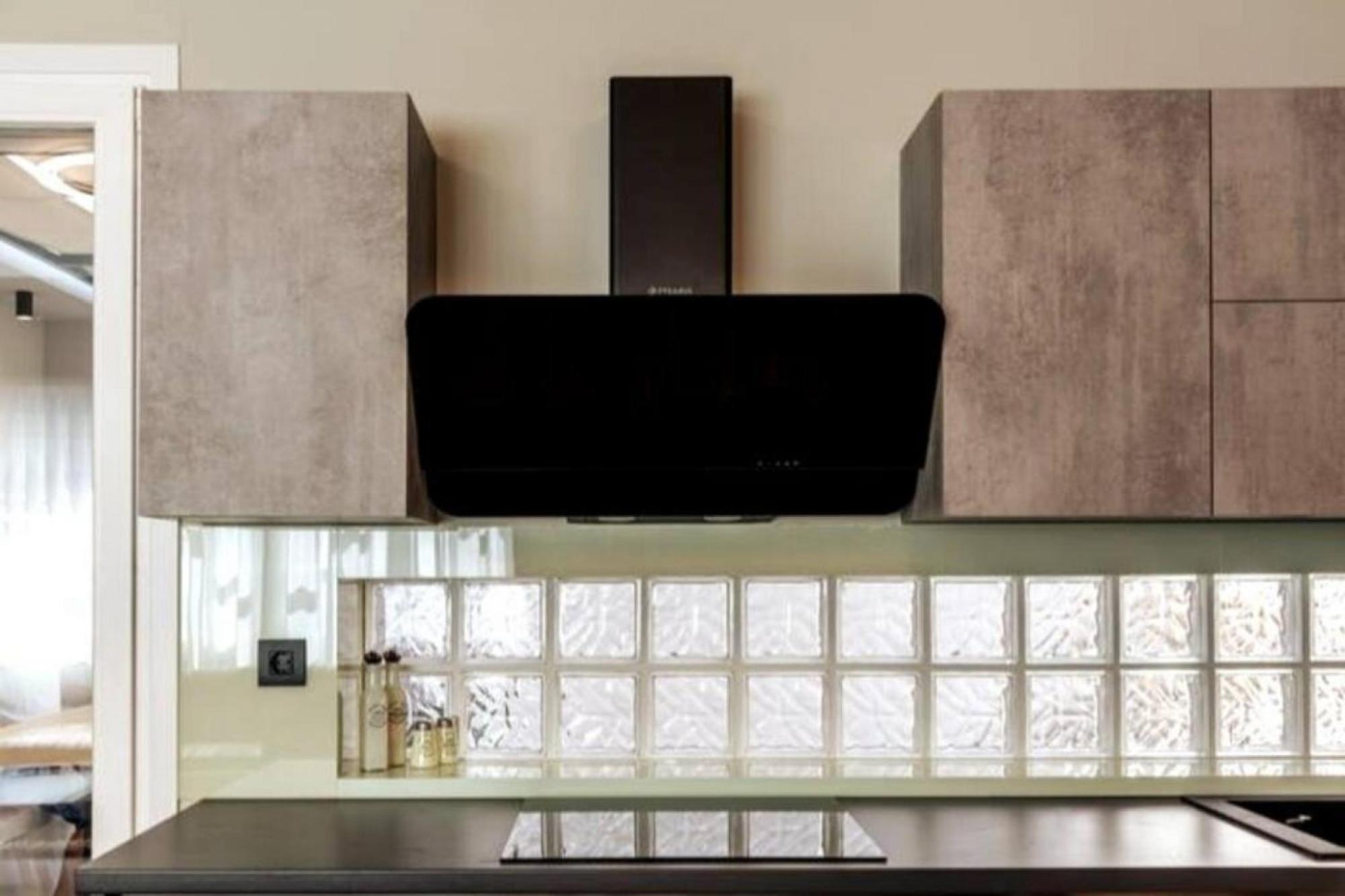 Luxurious Maisonette In Apartment *