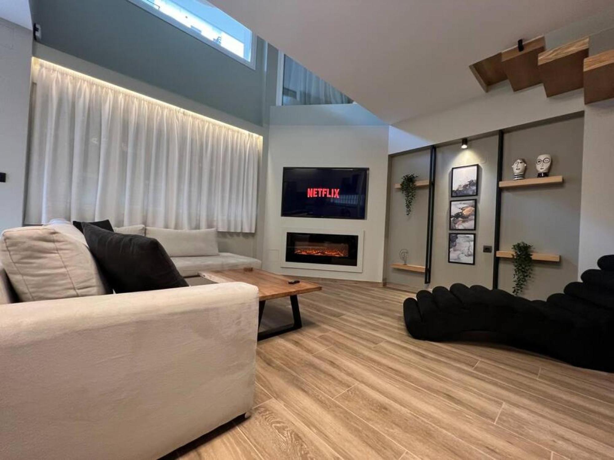 Luxurious Maisonette In